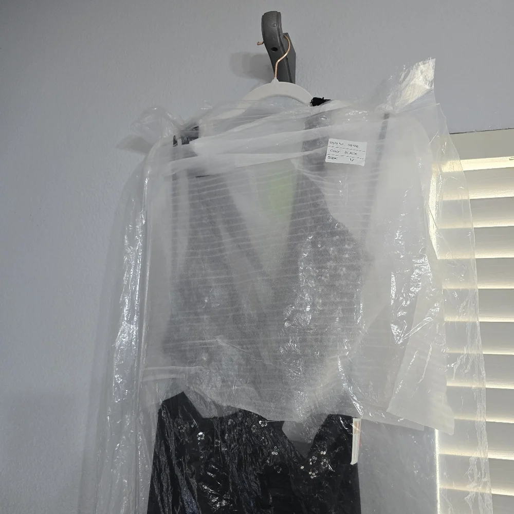 Mac Duggal Cut Out Criss Cross Black Beaded Dress Size 12. Style Code 68166. Nwt - Picture 9 of 9